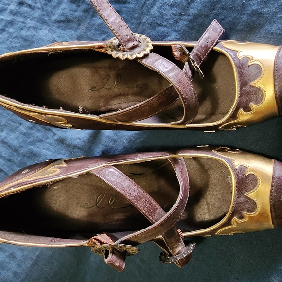 Metallic gold and brown Steampunk style pumps Size 10 - Picture 4 of 8